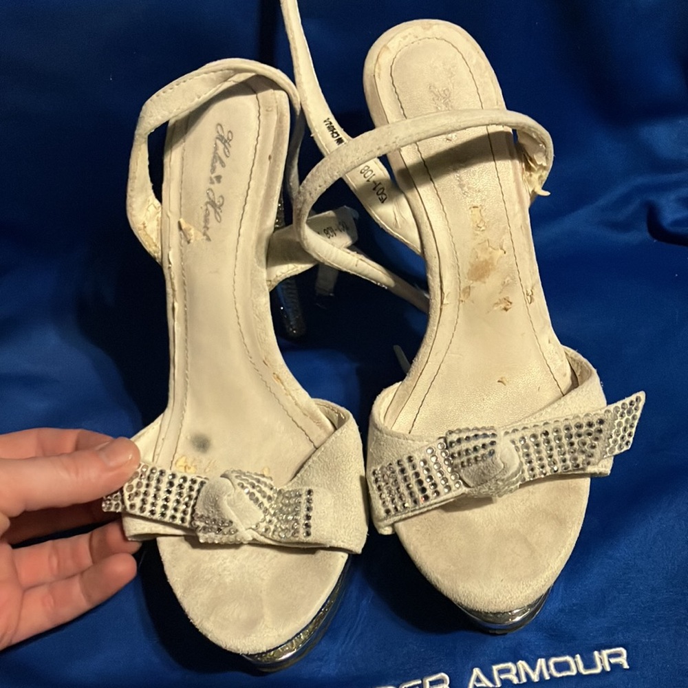 Heels - Picture 2 of 4